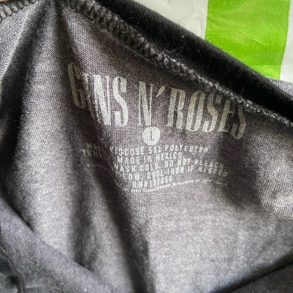 Guns & Roses Tee - Picture 2 of 2
